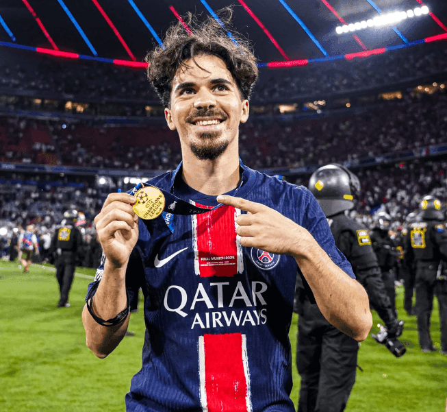 24-25 psg 홈 어센틱 비티냐 실착사진